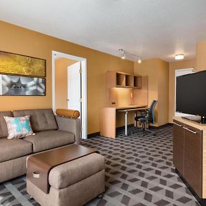 One-Bedroom Queen Suite Sofa Bed Adapted Tub Mobility Accessible